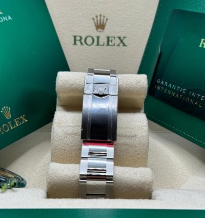 Rolex Daytona 116520 2015 New Old Stock Black Dial Stainless Steel Oyster Bracelet