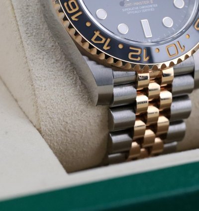 Rolex Gmt-master Ii Bumblebee 2025 Complete Set Zombie Two Tone 40mm Steel Gold 126713 Grnr