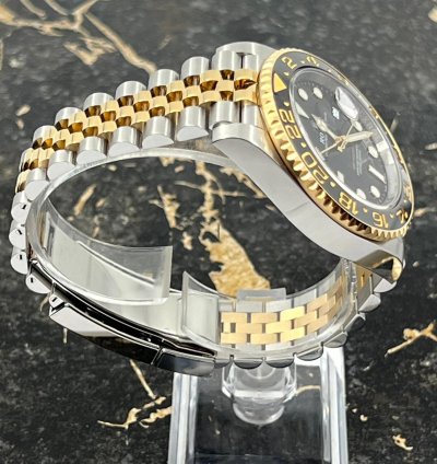Rolex Gmt-master Ii New 2025 - Gmt-master Ii - 126713grnr - Steel Gold