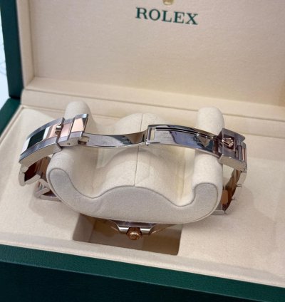 Rolex Gmt-master Ii Nuovo 2025 Aprile Rootbeer Acciaio Oro Rosa Full Set Con Documenti Scatola