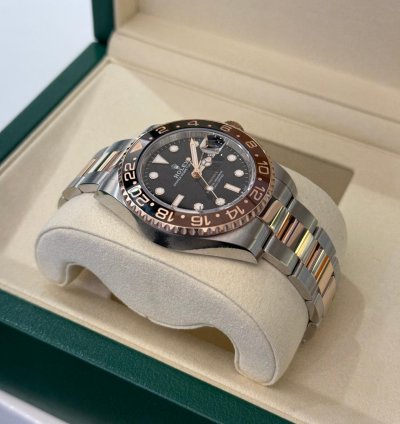 Rolex Gmt-master Ii Nuovo 2025 Aprile Rootbeer Acciaio Oro Rosa Full Set Con Documenti Scatola
