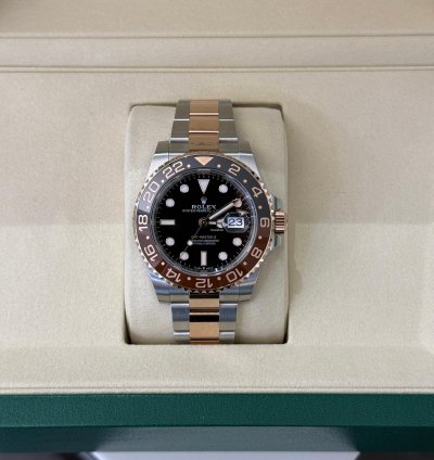 Rolex Gmt-master Ii Nuovo 2025 Aprile Rootbeer Acciaio Oro Rosa Full Set Con Documenti Scatola