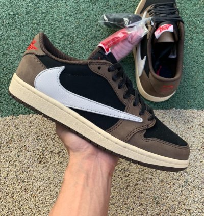 Air Jordan 1 Retro Low Og Sp Travis Scott Mocha