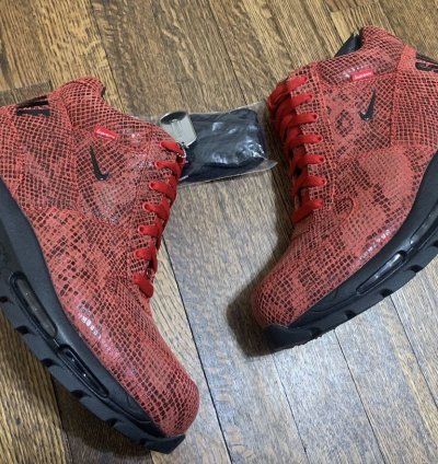Snakeskin Goadome In Red