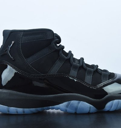 Nike Air Jordan 11 Retro Cap And Gown