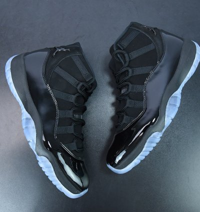 Nike Air Jordan 11 Retro Cap And Gown