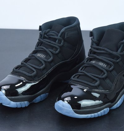 Nike Air Jordan 11 Retro Cap And Gown