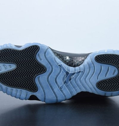 Nike Air Jordan 11 Retro Cap And Gown