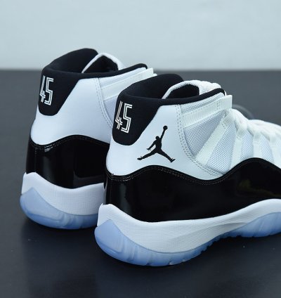 Nike Air Jordan 11 Retro Concord