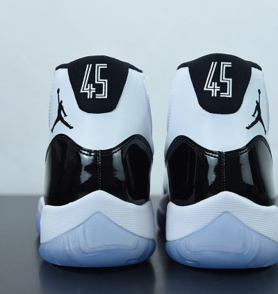 Nike Air Jordan 11 Retro Concord