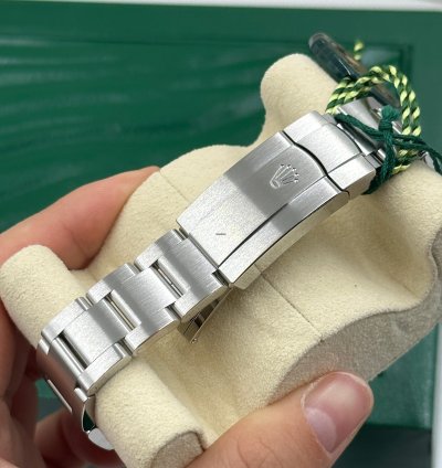 Rolex Oyster Perpetual 41 124300 Celebrate