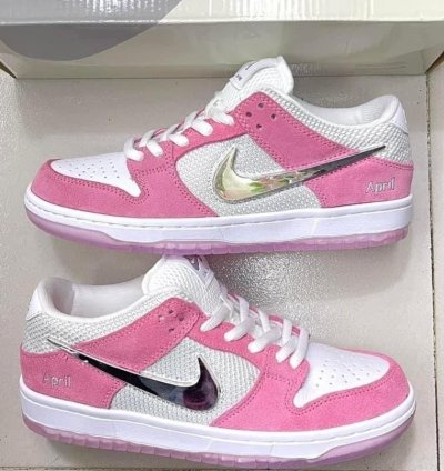 April Skateboard X Nike Sb Dunk Low Pro Pink
