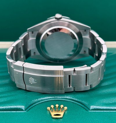 Rolex Oyster Perpetual 41 Celebration - Ref 124300 - New 2025