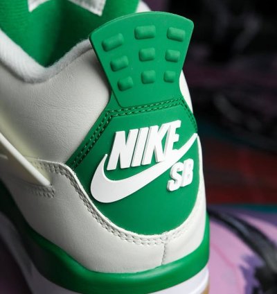 Jordan 4 Retro Sb pine Green