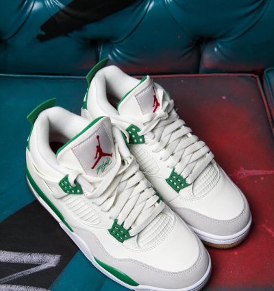 Jordan 4 Retro Sb pine Green