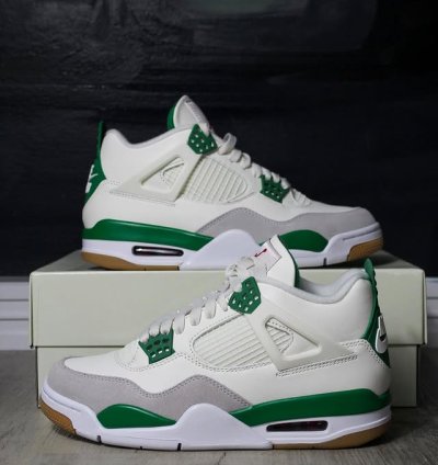 Jordan 4 Retro Sb pine Green