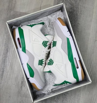 Jordan 4 Retro Sb pine Green