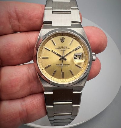 Rolex Oyster Perpetual Date 1530