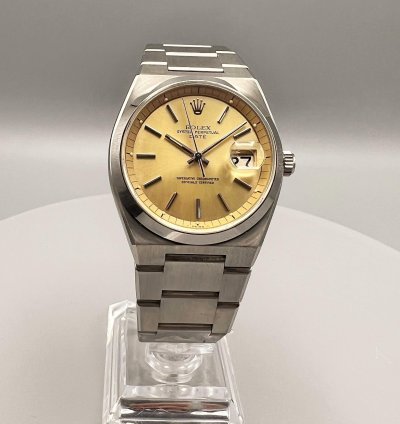 Rolex Oyster Perpetual Date 1530