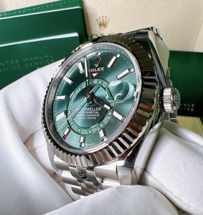 Rolex Sky-dweller 2025 New Sky-dweller Mint Green Jubilee 42mm