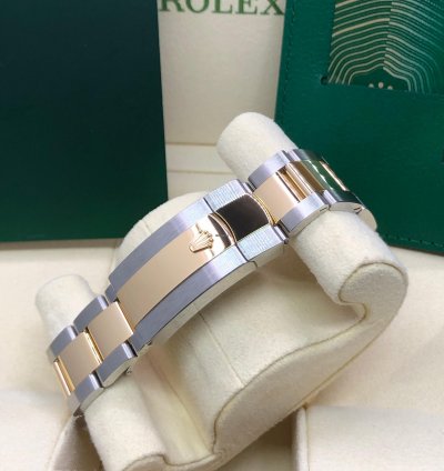 Rolex Sky-dweller 18ct Yellow Gold Stainless Steel 2022