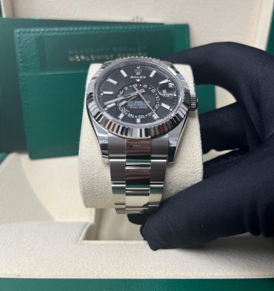 Rolex Sky-dweller 18k White Gold 42mm Black Dial Steel Oyster Bracelet 326934