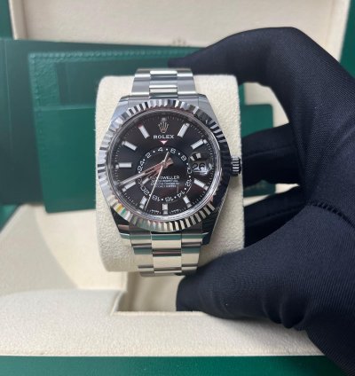 Rolex Sky-dweller 18k White Gold 42mm Black Dial Steel Oyster Bracelet 326934