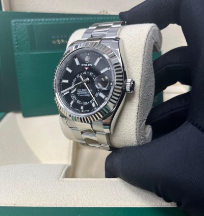 Rolex Sky-dweller 18k White Gold 42mm Black Dial Steel Oyster Bracelet 326934