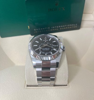 Rolex Sky-dweller 18k White Gold 42mm Black Dial Steel Oyster Bracelet 326934