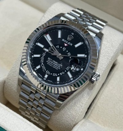 Rolex Sky-dweller 2023 Sky-dweller Black Dial Jubilee Bracelet Unworn Box And Papers 326934