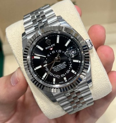 Rolex Sky-dweller 2023 Sky-dweller Black Dial Jubilee Bracelet Unworn Box And Papers 326934
