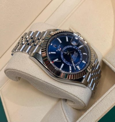 Rolex Sky-dweller 2023 Sky-dweller Blue Dial Jubilee Bracelet Unworn 326934 Box Papers