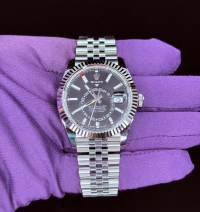 Rolex Sky-dweller 2025 Brand New Black Dial Jubilee 336934 Box And Papers