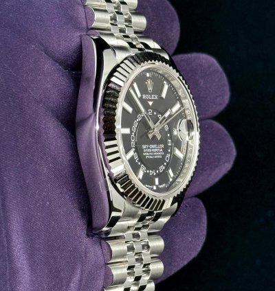 Rolex Sky-dweller 2025 Brand New Black Dial Jubilee 336934 Box And Papers
