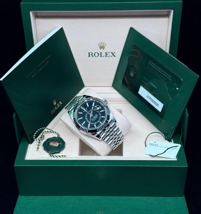Rolex Sky-dweller 2025 Brand New Black Dial Jubilee 336934 Box And Papers