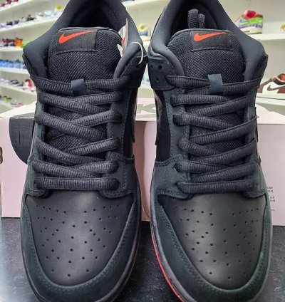 Nike Sb Dunk Low Trd Qs black Pigeon