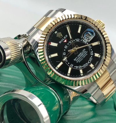 Rolex Sky-dweller 326933 Black Dial Oyster