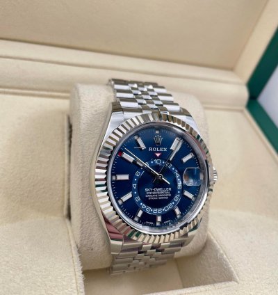 Rolex Sky-dweller 326934 Blue Dial Jubilee Bracelet Unworn 2023