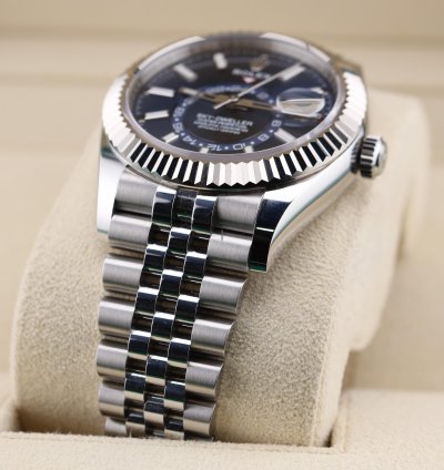 Rolex Sky-dweller 326934 Blue Dial Jubilee Unworn