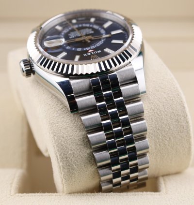 Rolex Sky-dweller 326934 Blue Dial Jubilee Unworn