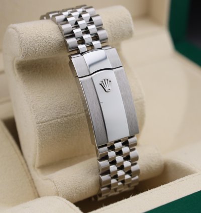 Rolex Sky-dweller 326934 Blue Dial Jubilee Unworn
