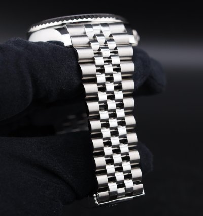 Rolex Sky-dweller 326934 Blue Dial Jubilee Unworn