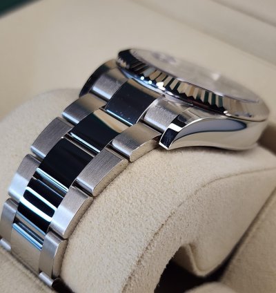 Rolex Sky-dweller 326934 Blue Oyster Warranty