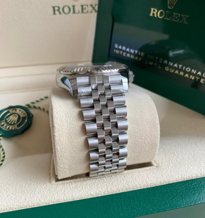 Rolex Sky-dweller 326934 Jubilee Blue Dial - Unworn 2021