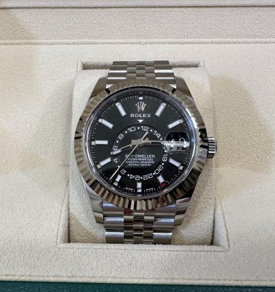 Rolex Sky-dweller 326934 New 2023 Black Sky Dweller Jubilee 42mm Stainless Steel Unworn