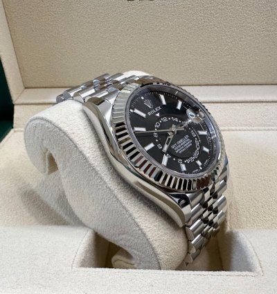 Rolex Sky-dweller 326934 New 2023 Black Sky Dweller Jubilee 42mm Stainless Steel Unworn