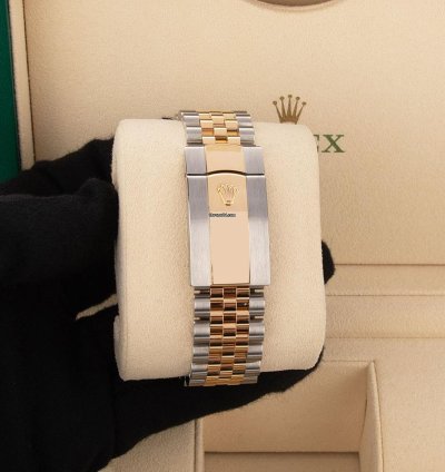Rolex Sky-dweller 336933 18k Yellow Gold Stainless Steel Champagne Dial 42 Mm
