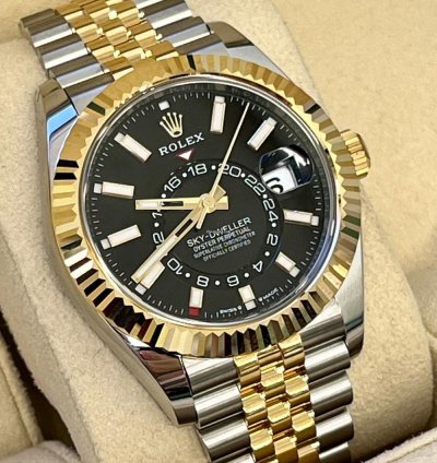 Rolex Sky-dweller 336933 Two-tone Jubilee Bracelet Black Index Stick Dial Dial 42mm