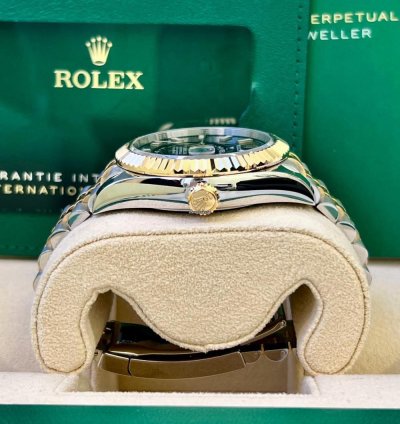 Rolex Sky-dweller 336933 Two-tone Jubilee Bracelet Black Index Stick Dial Dial 42mm