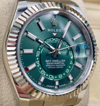 Rolex Sky-dweller 336934 Green Dial Oyster Bracelet Unworn 2025
